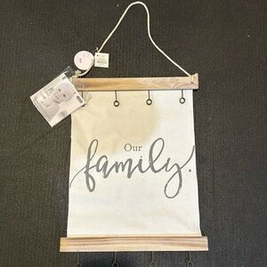 Our family picture sign NWT